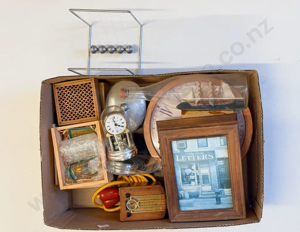 Box Quantity of Assorted Decorative Homeware & Ornaments Image 1++