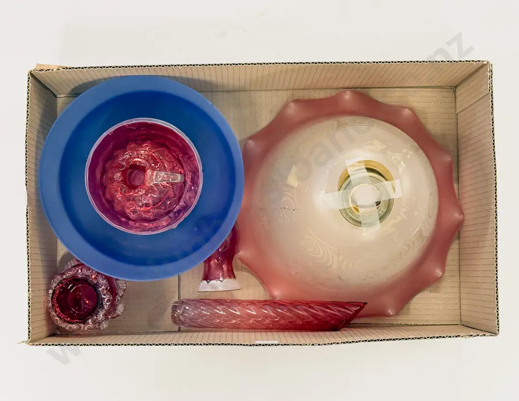 Quantity of Assorted Art Glass etc Image 1++