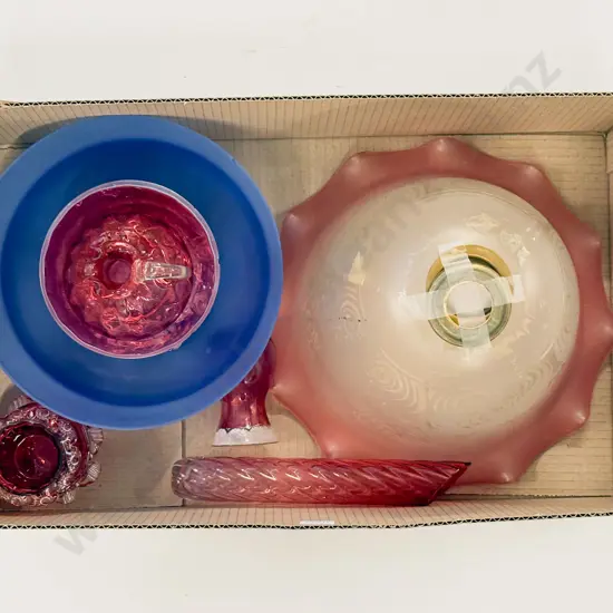 Quantity of Assorted Art Glass etc