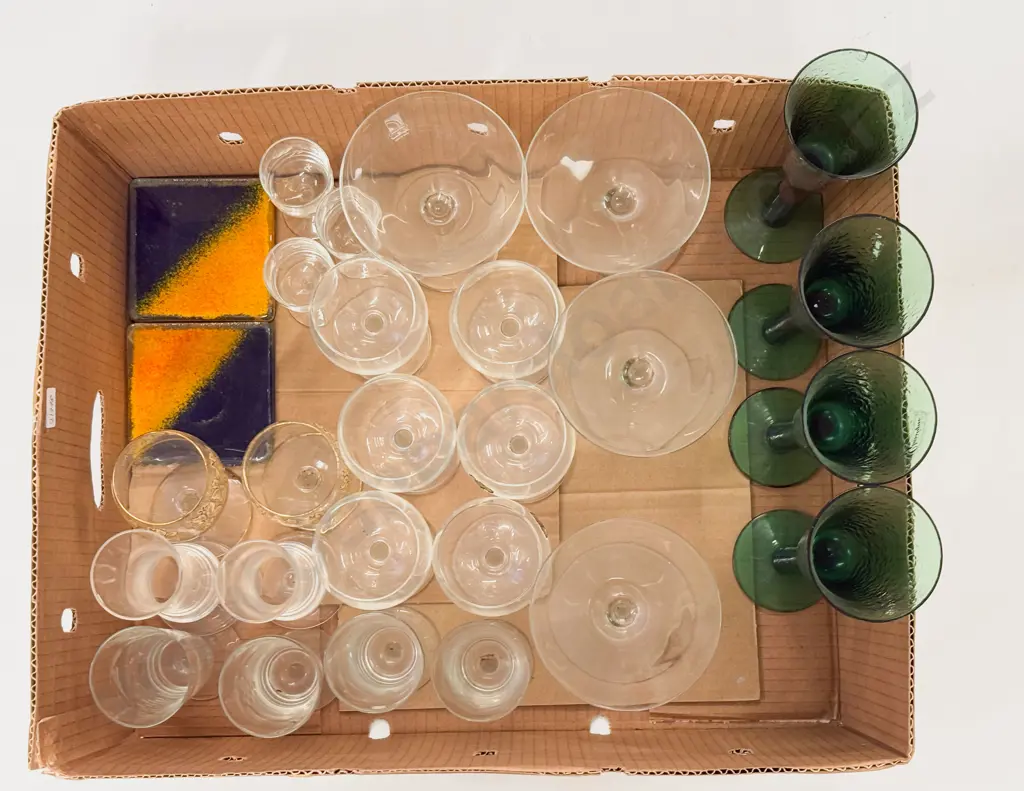 Box of Assorted Glassware Image 1++