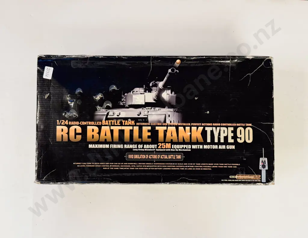 Boxed RC Battle Tank Type 90 Image 1++
