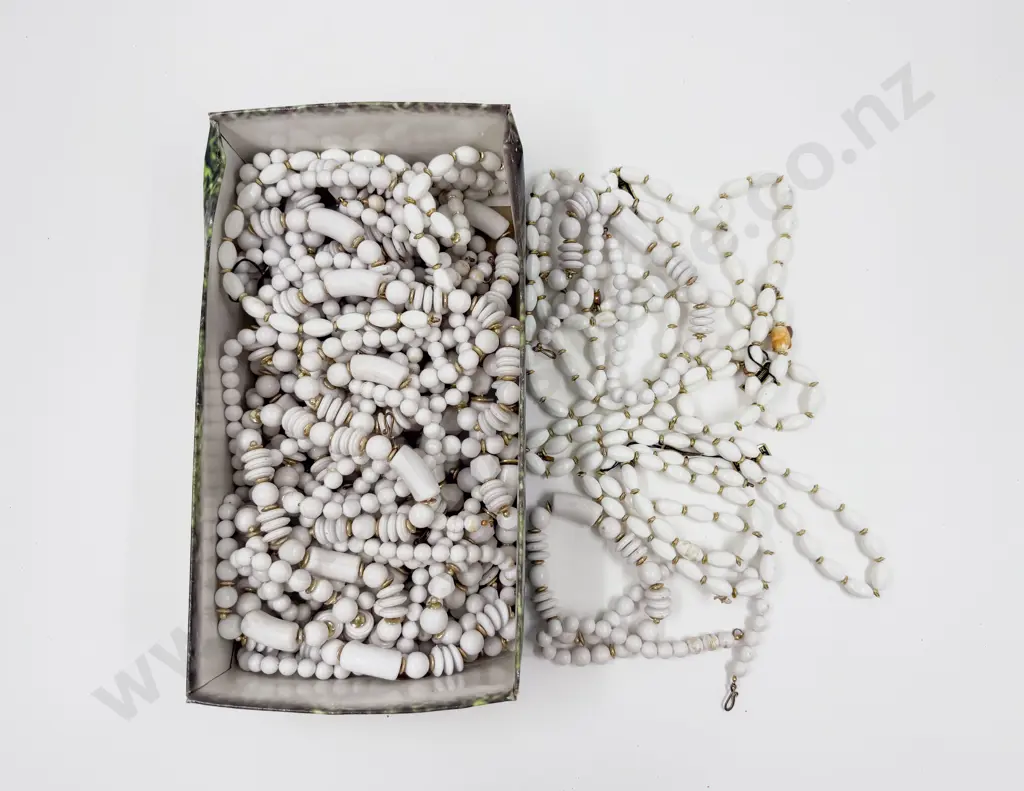 Quantity of Assorted Bead Necklaces Image 1++