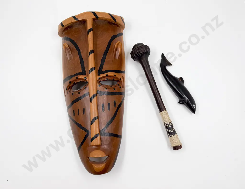 Small Quantity of Assorted Tourist Ware Image 1++