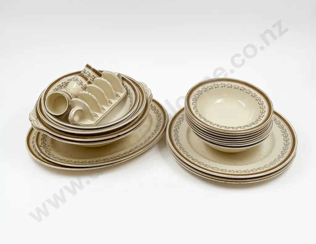 Quantity of Johnson Bros Dinner China Image 1++