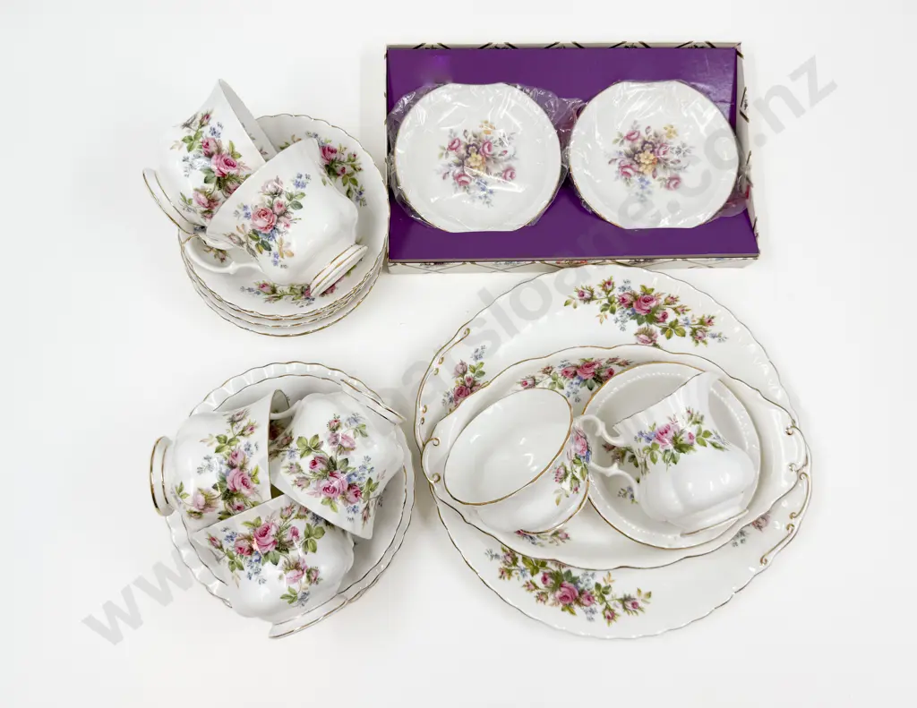 Quantity of Assorted Royal Albert Fancy China Image 1++