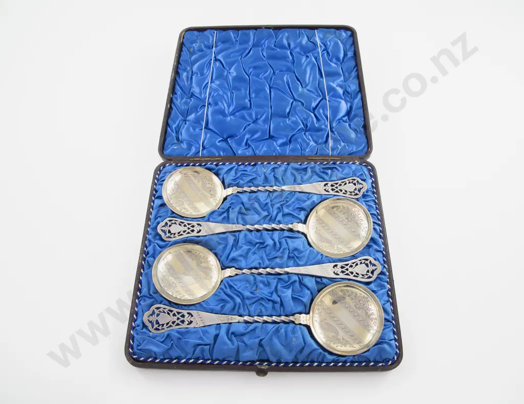 Late Vict Cased Set Of 4 S/P Serving Spoons Image 1++
