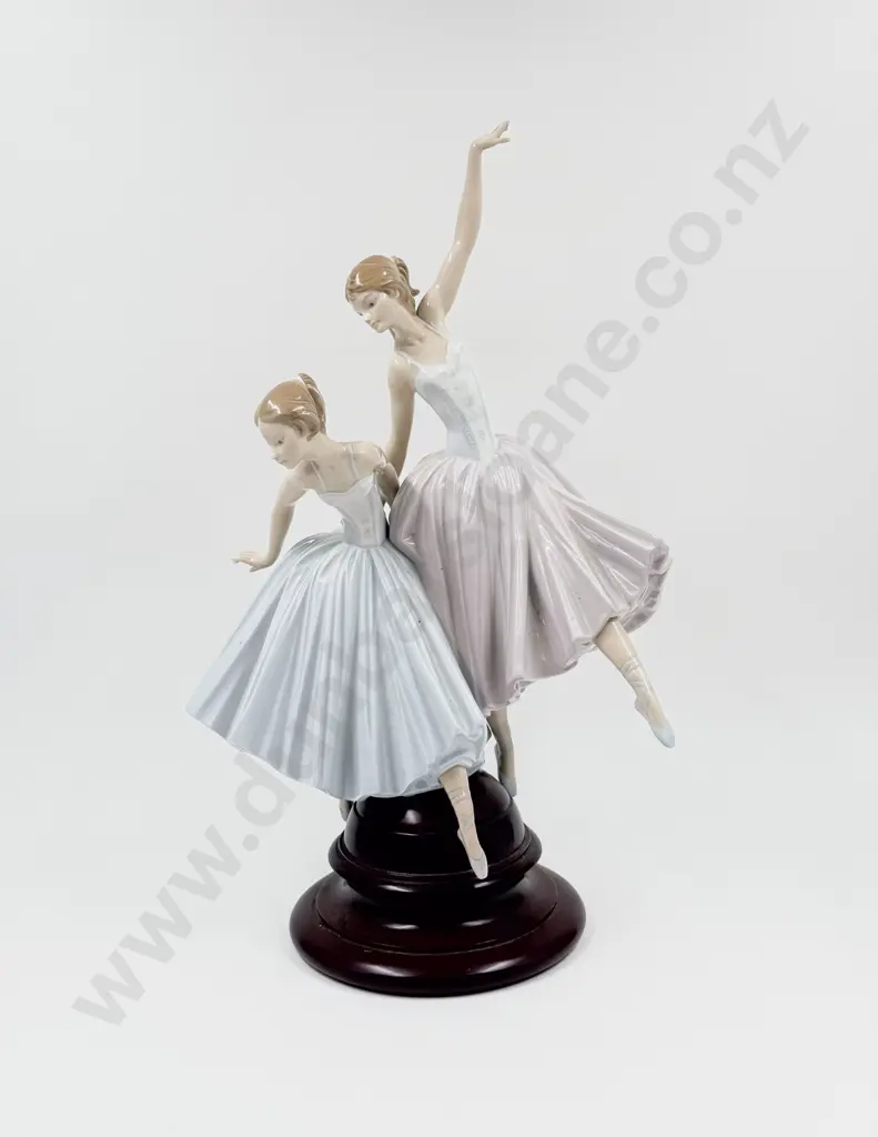 Lladro Ballet Dancers Figure Group (Faults) Image 1++