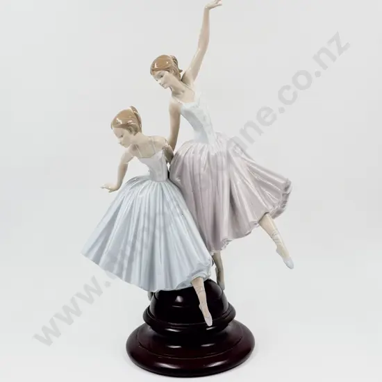 Lladro Ballet Dancers Figure Group (Faults)