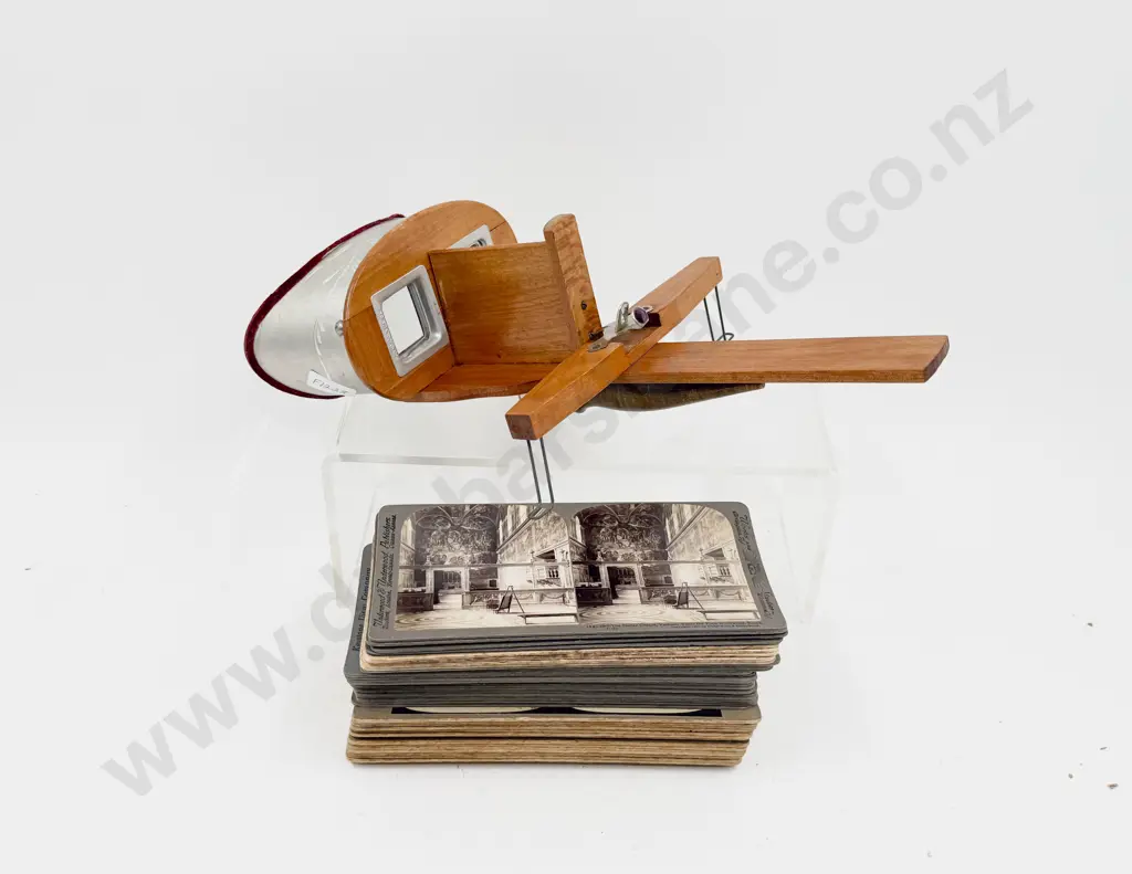 Vintage "The Kapai Series" Cased Stereoscope together with Assorted NZ Slides Image 1++