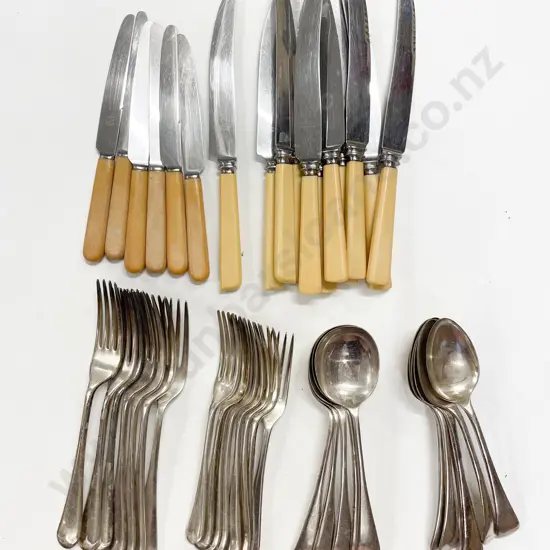 Box of Assorted Cutlery