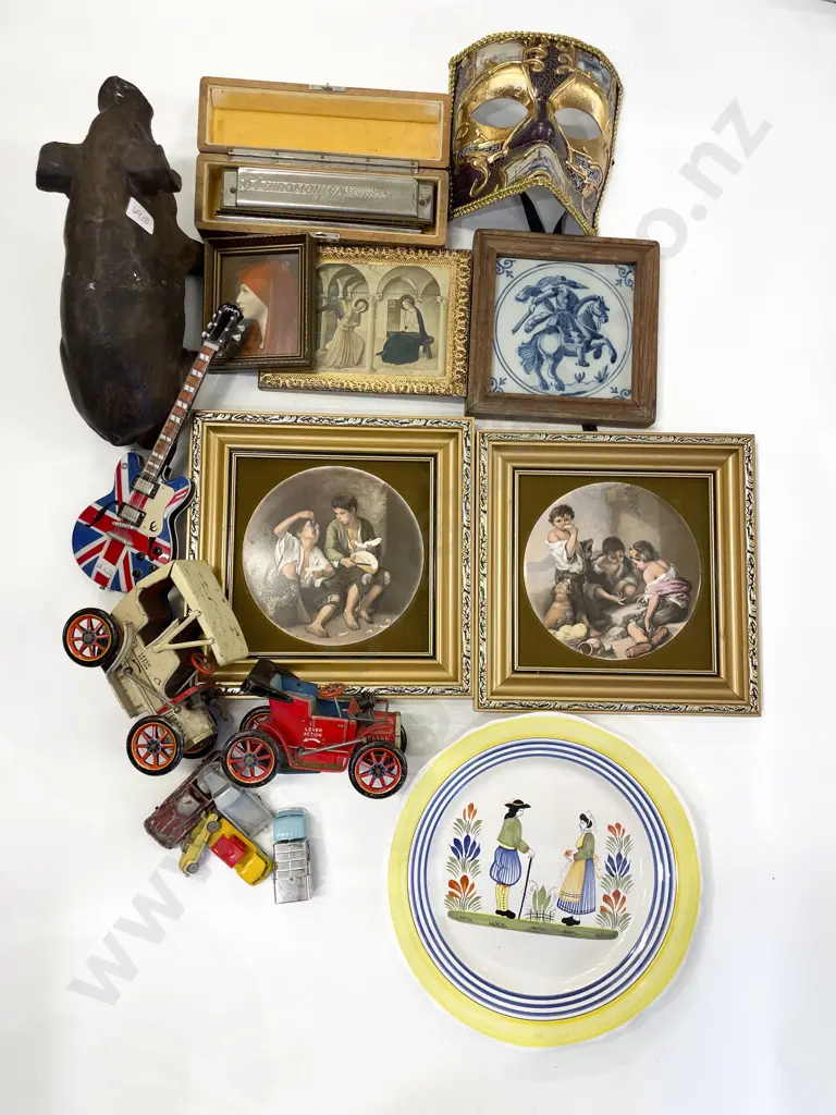 Box Quantity of Assorted Decorative Homewares Image 1++