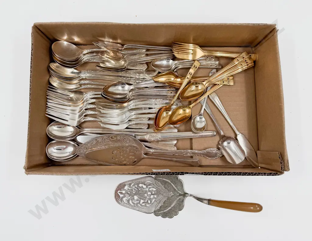 Quantity of Assorted Cutlery Image 1++