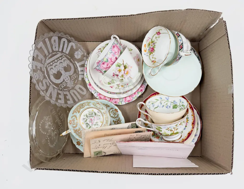 Quantity of Assorted Fancy China & Royal Comm. Glass Image 1++