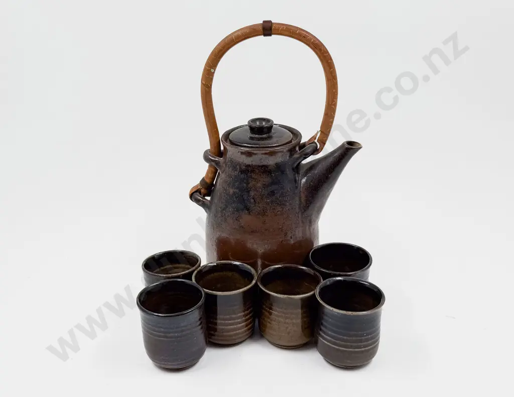 NZ Pottery Tea Pot and Six Unomi Image 1++
