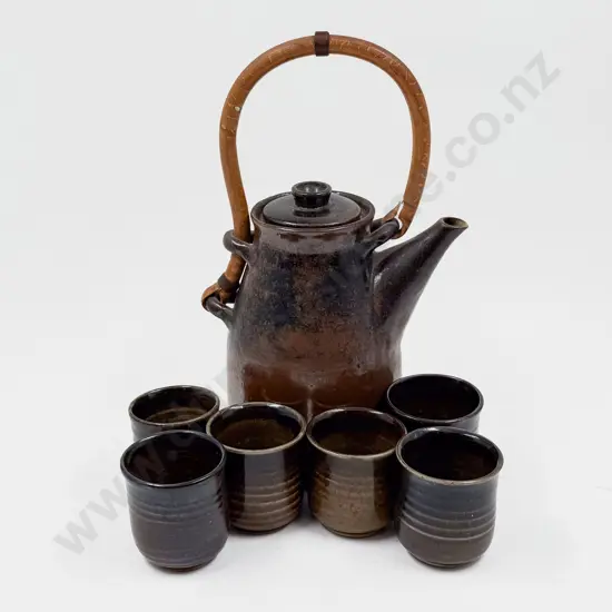 NZ Pottery Tea Pot and Six Unomi