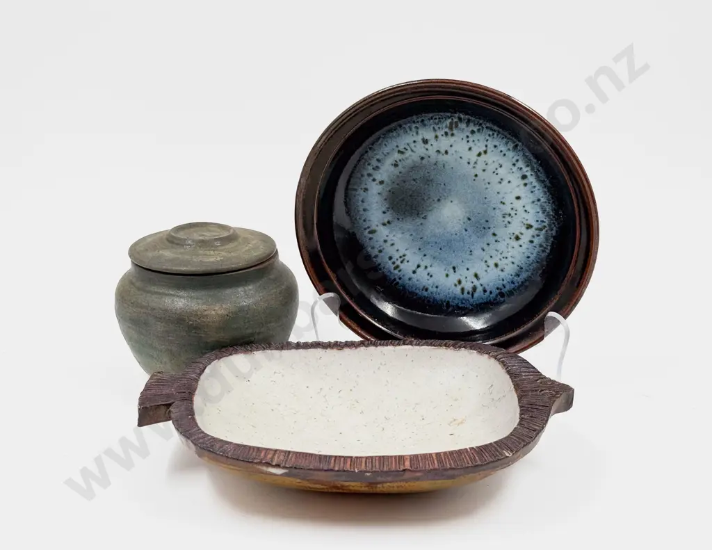 Three Pieces of Assorted NZ Pottery Image 1++