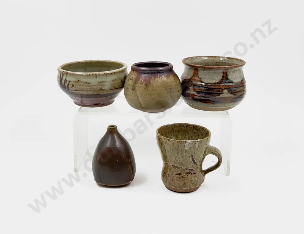 Five Pieces of Assorted NZ Pottery Image 1++