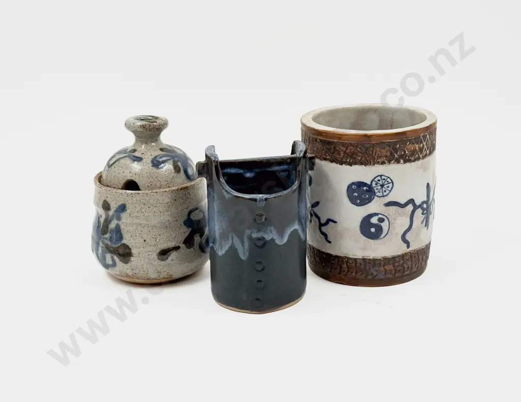 Three Pieces of NZ Pottery Image 1++