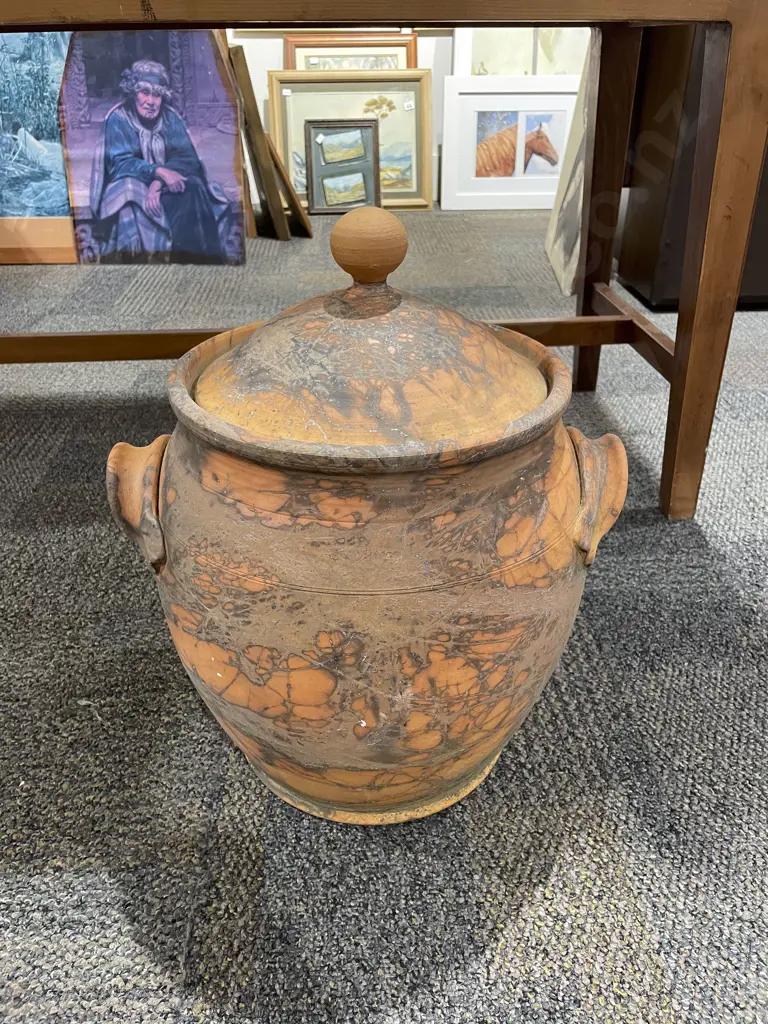 NZ Pottery Lidded Crock Image 1++