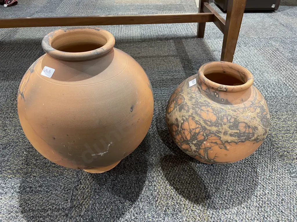 Pair of NZ Pottery Vases Image 1++