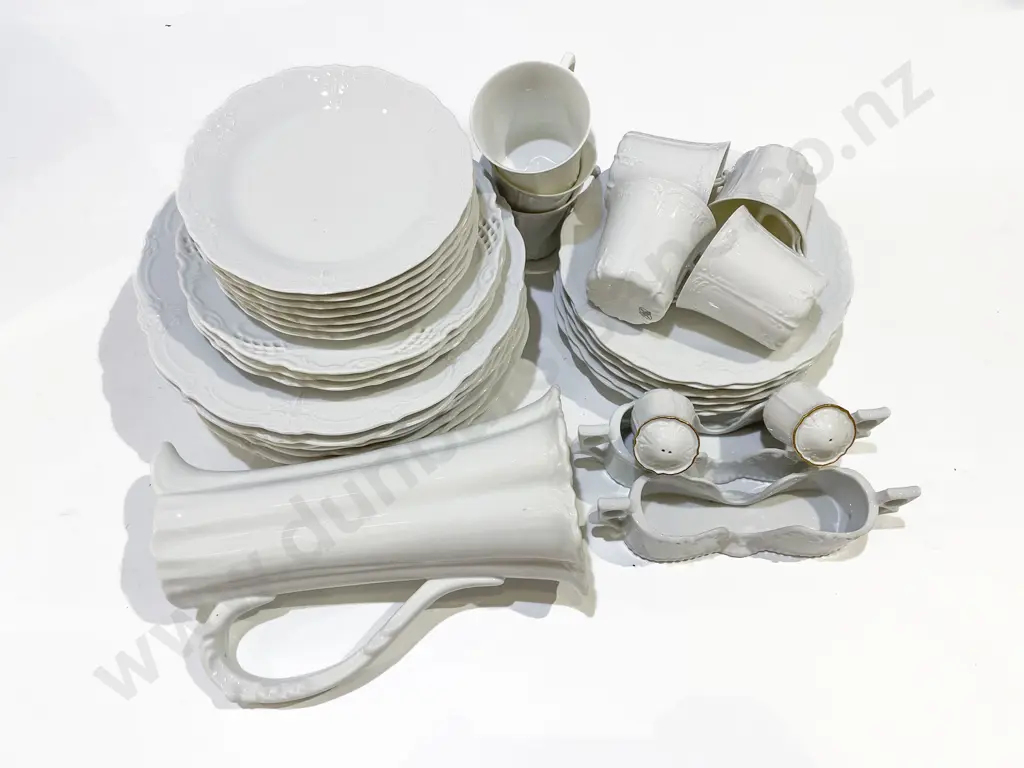 Box Quantity of Assorted Fine Quality White Crockery Image 1++