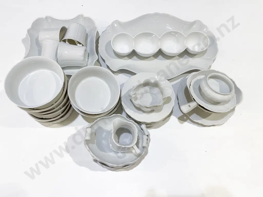 Box Quantity of Assorted Fine Quality White Crockery Image 1++