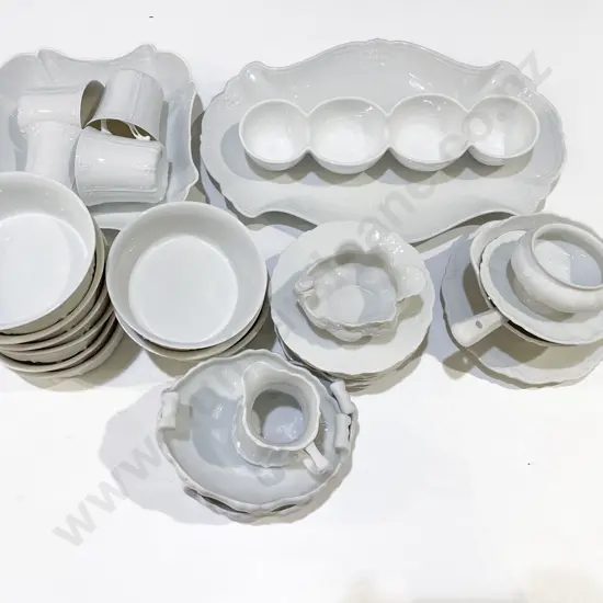 Box Quantity of Assorted Fine Quality White Crockery