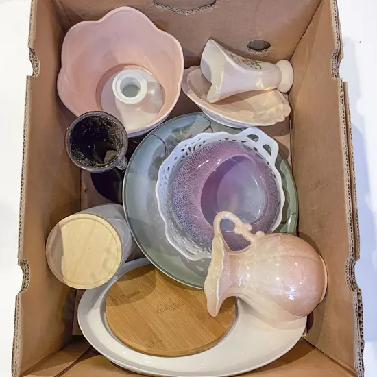 Box of Assorted China together with Art Glass Bowl