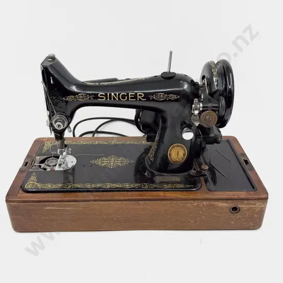 Singer Sewing Machine in Case