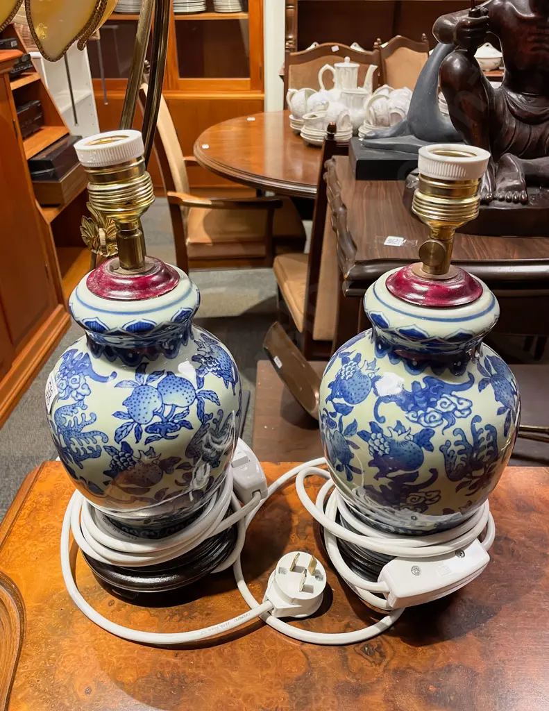 A Pair of Blue & White Vase Form Table Lamps Image 1++