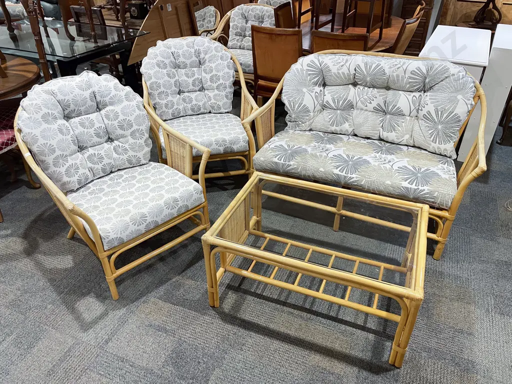 Four Piece Cane Conservatory Suite Image 1++