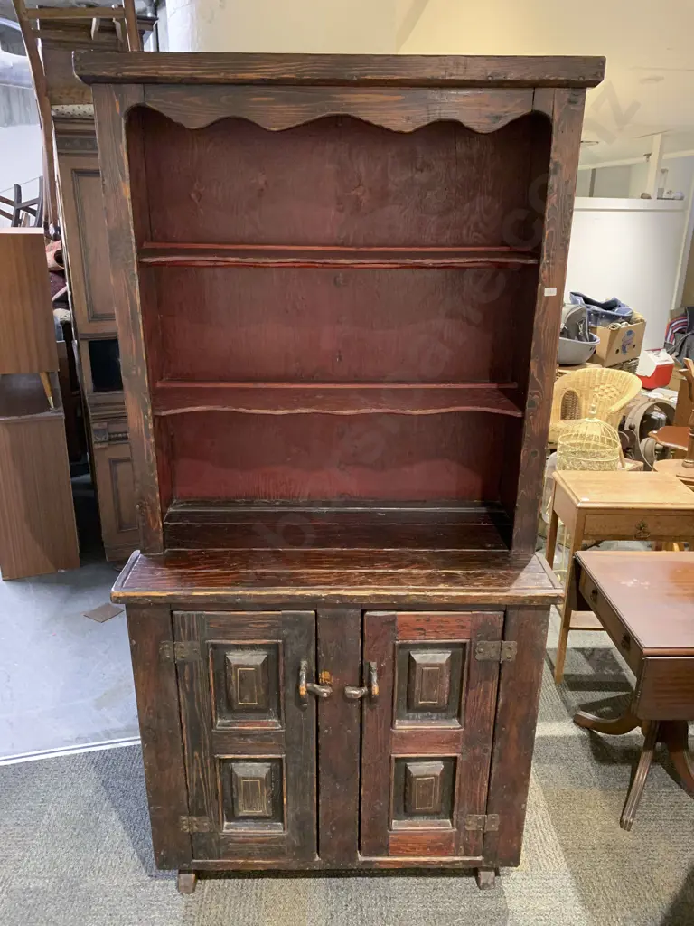 C19th Oak Kitchen Dresser of Neat Proportions Image 1++