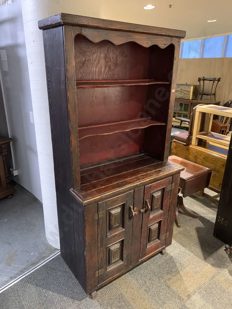 C19th Oak Kitchen Dresser of Neat Proportions Image 1++