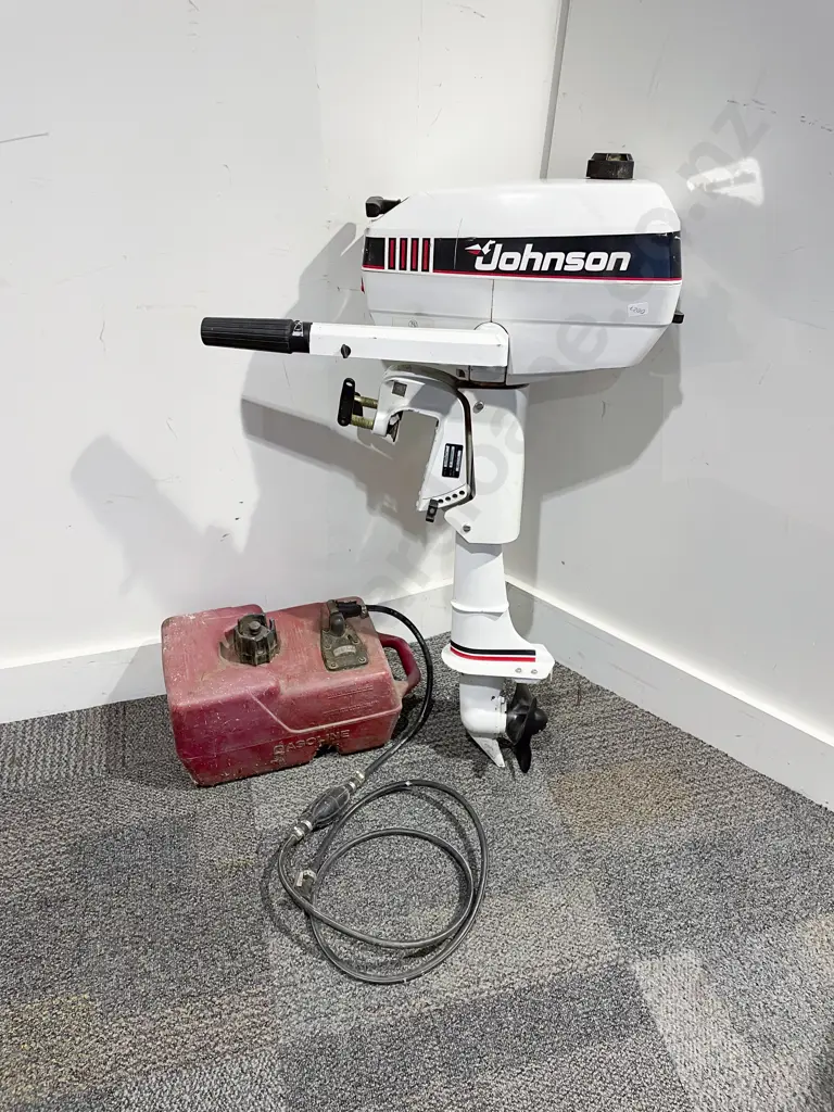 Johnson Outboard Motor 4 HP Image 1++