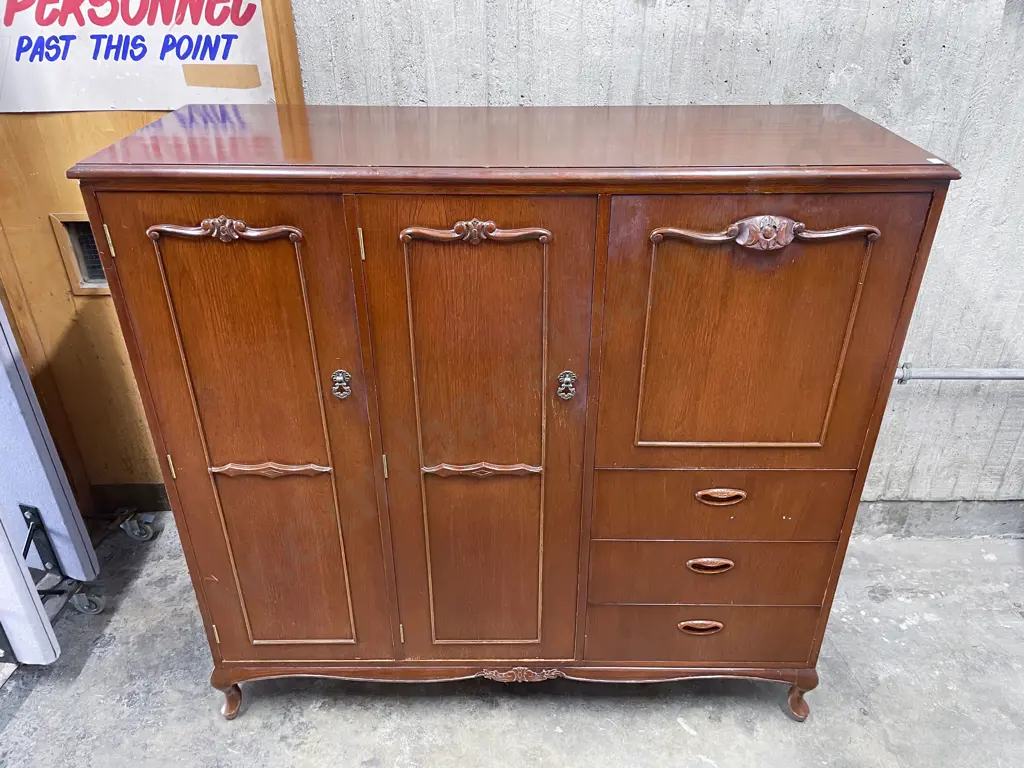 Large Mahogany Entertainment  Cabinet with Drop Down Bar Image 1++