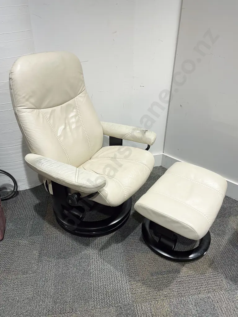 Stressless Armchair & Foot Stool (Faults) Image 1++