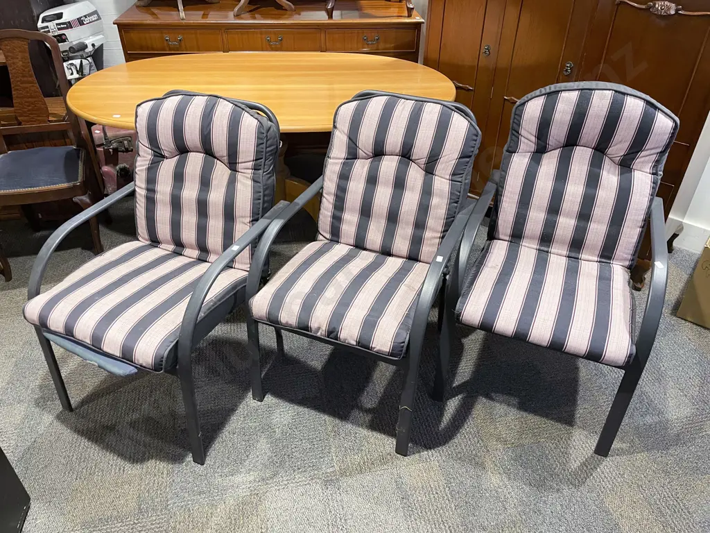 Three Stacking Outdoor Chairs Image 1++