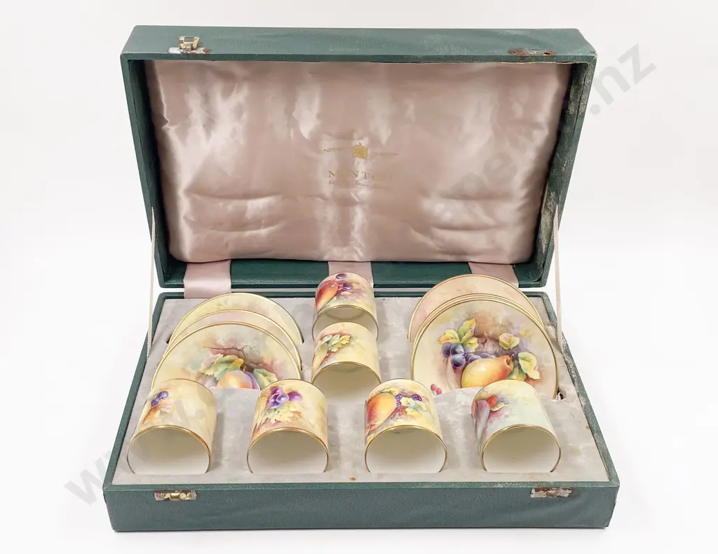 Cased Minton Set Coffee Cans & Saucers Image 1++