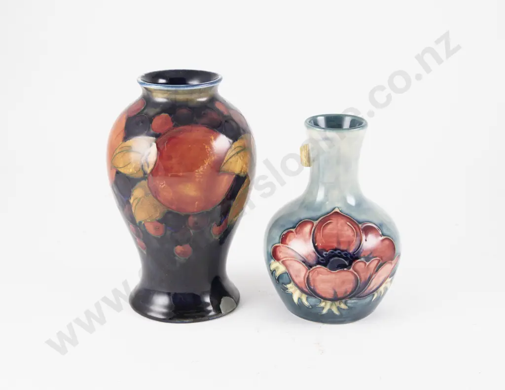 Moorcroft Anemone Pattern Bottle Vase Image 1++