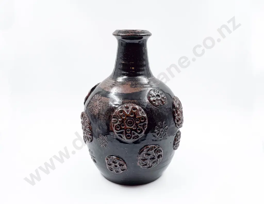 Attrib Juliet Peter NZ Pottery Lampbase Image 1++