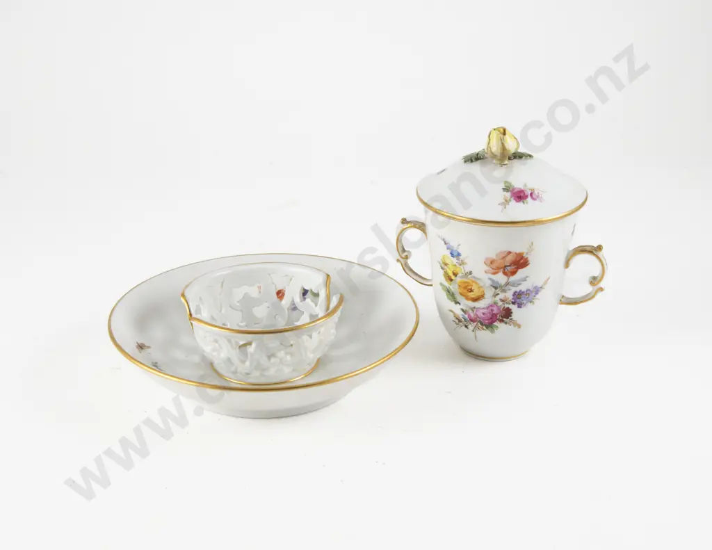 Early C19th Meissen Trembleuse Covered Cup & Saucer Image 1++