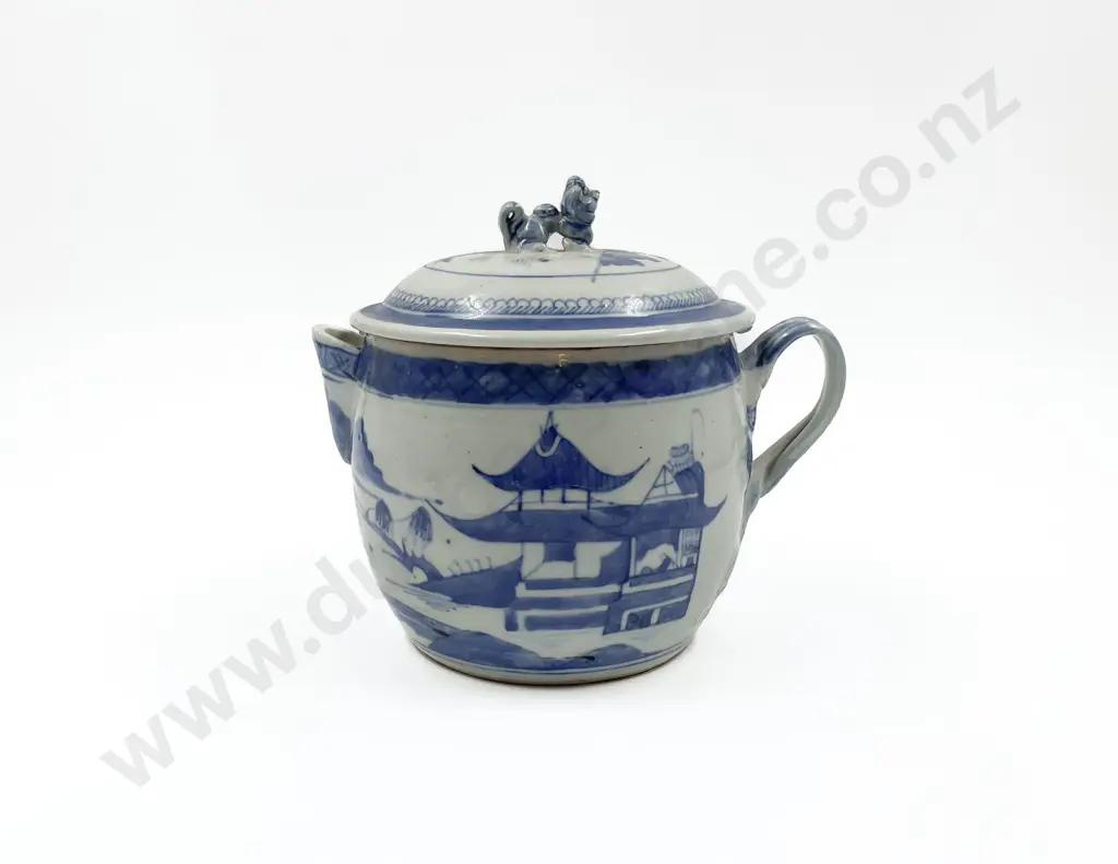 Provincial Ming Underglaze Blue Lidded Pot with Pouring Spout Image 1++