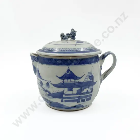 Provincial Ming Underglaze Blue Lidded Pot with Pouring Spout