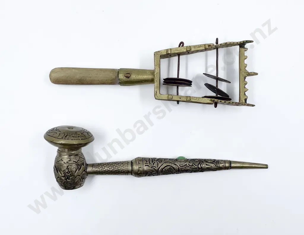 Asian Pipe & Hand Held Chimes Image 1++