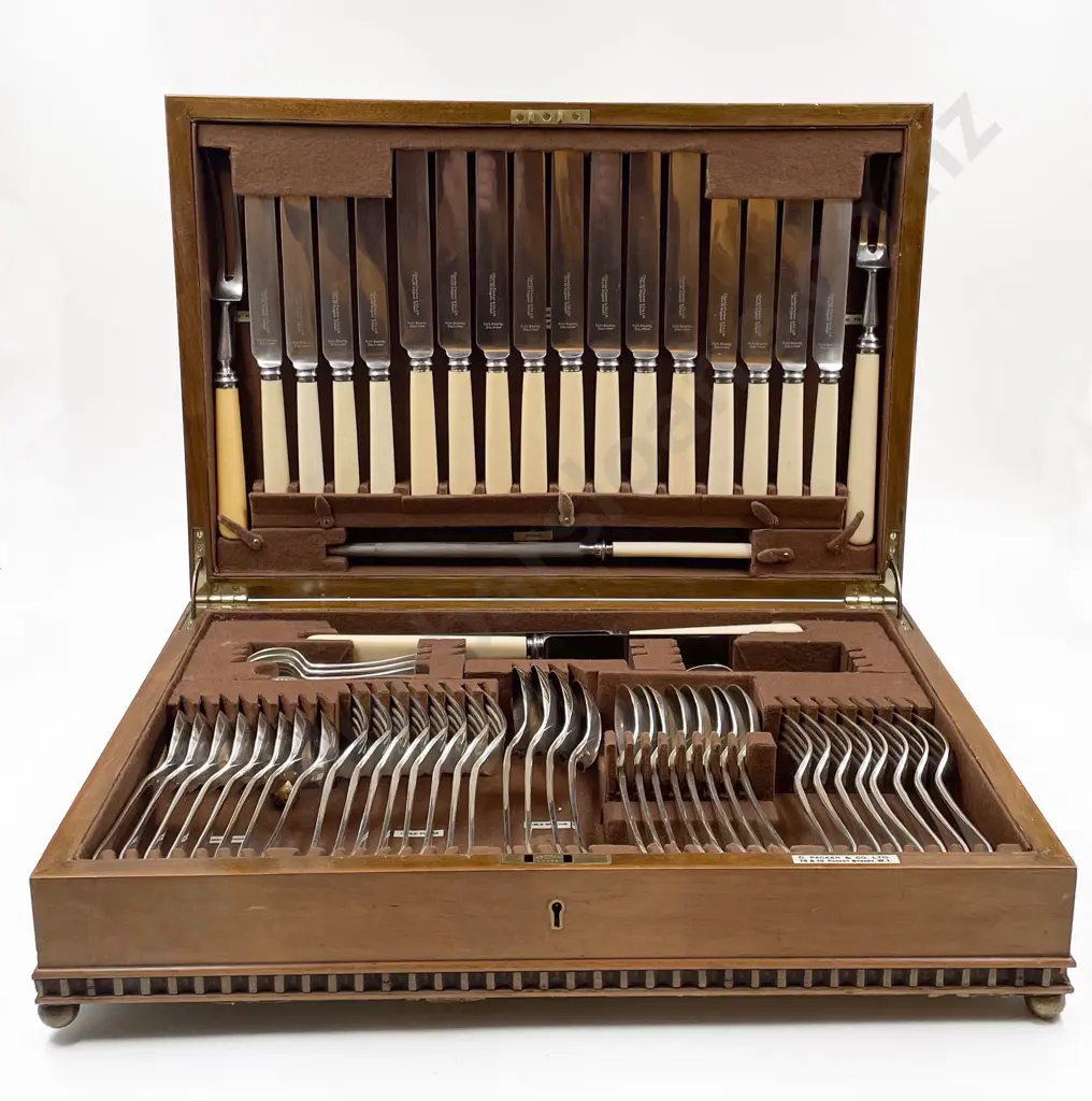 Parker & Co Regent Street London Canteen of Cutlery Image 1++