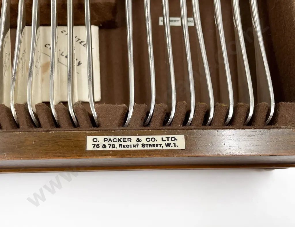 Parker & Co Regent Street London Canteen of Cutlery Image 1++