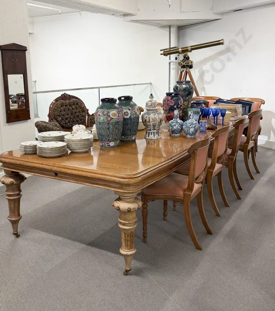Fine Quality Vict Oak Extension Dining Table & Eight Chairs Image 1++