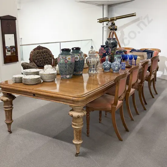 Fine Quality Vict Oak Extension Dining Table & Eight Chairs