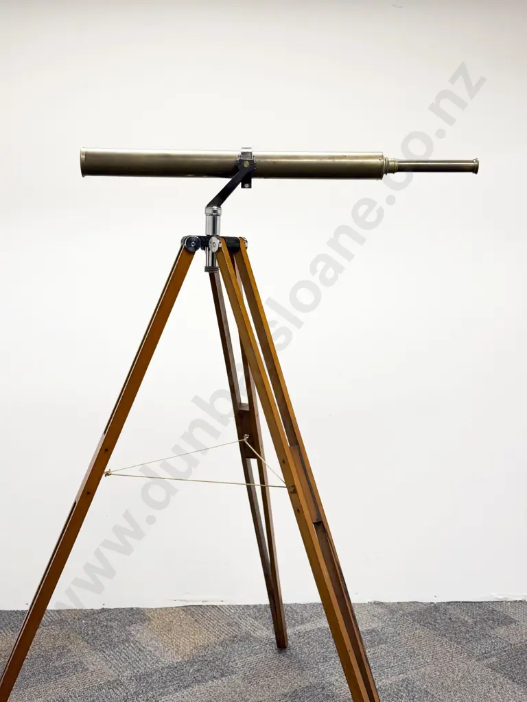 A Victorian All Brass Telescope Image 1++