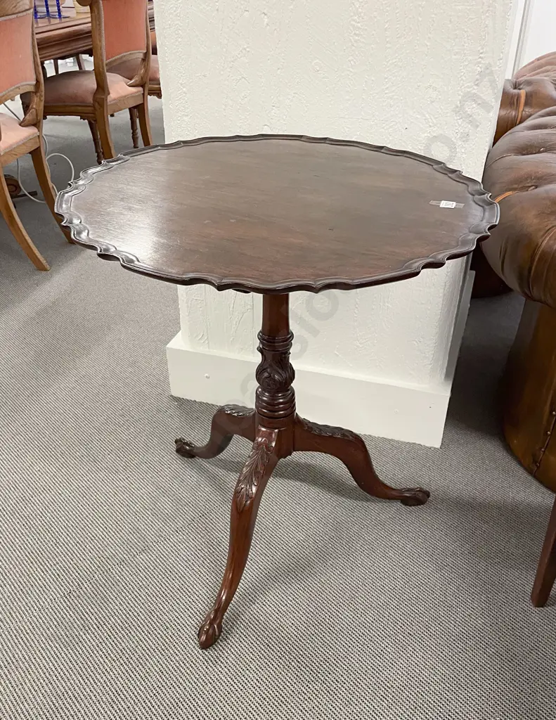 Geo III Mahogany Circular Snap Top Wine Table in the Irish Style Image 1++